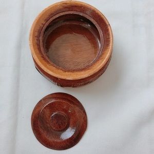 Wood jar with lid
